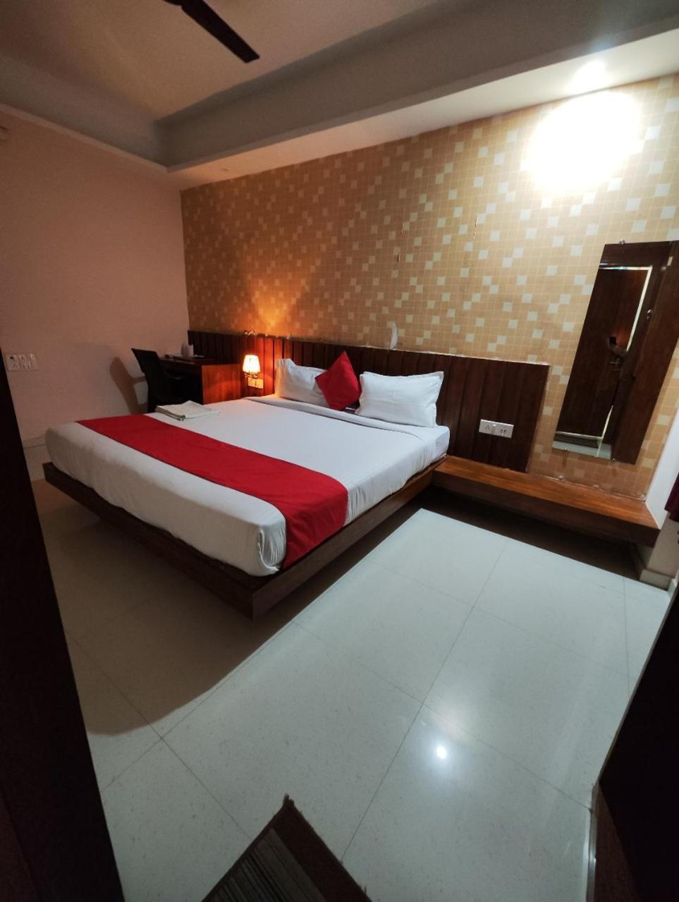 Hotel Rudraksha Inn Деогарх Экстерьер фото