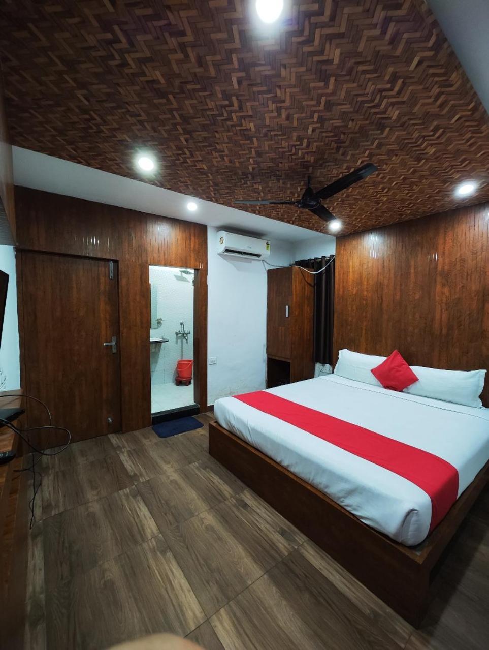 Hotel Rudraksha Inn Деогарх Экстерьер фото